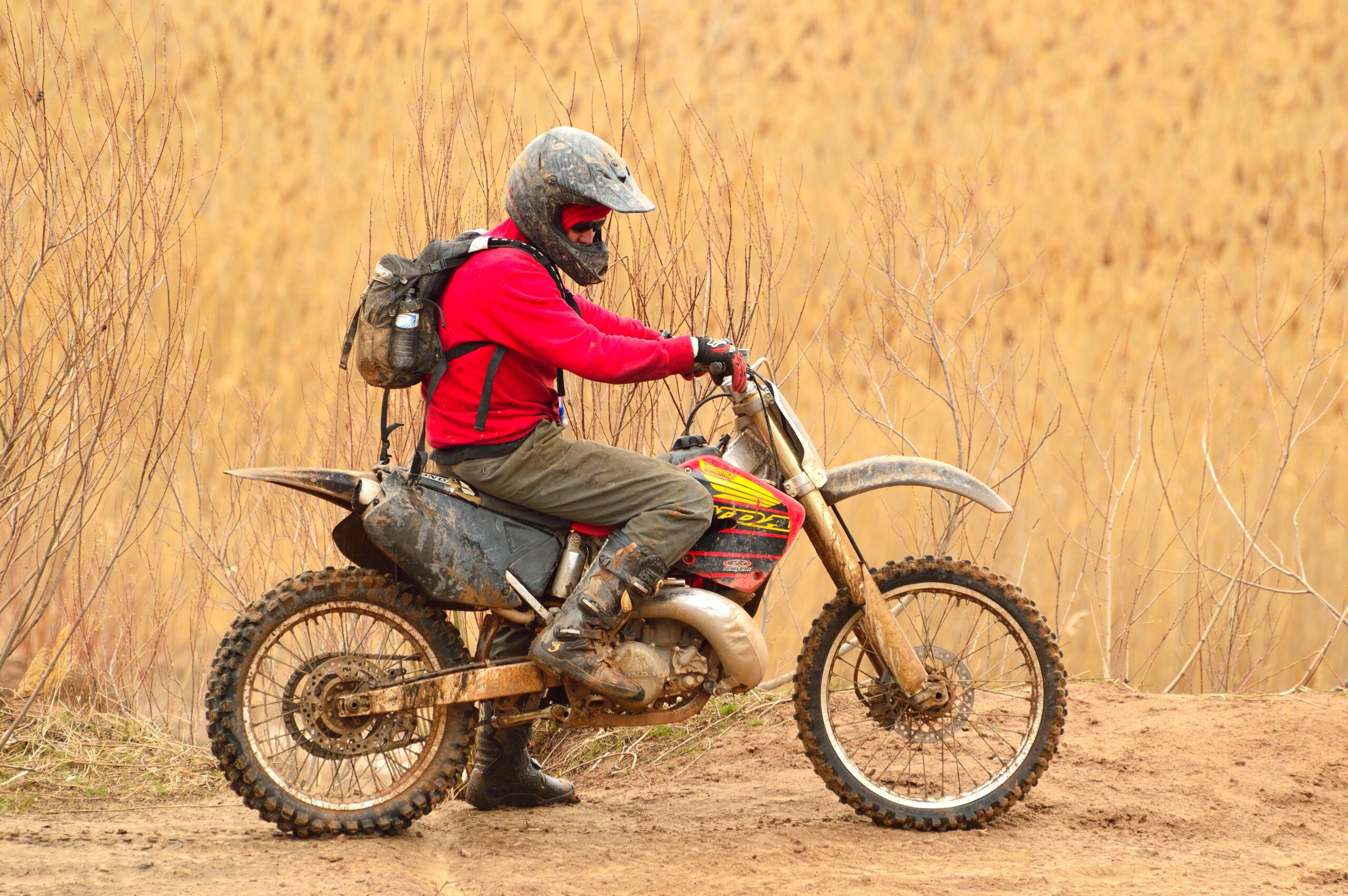How to ride a dirt bike? in 3 easy steps